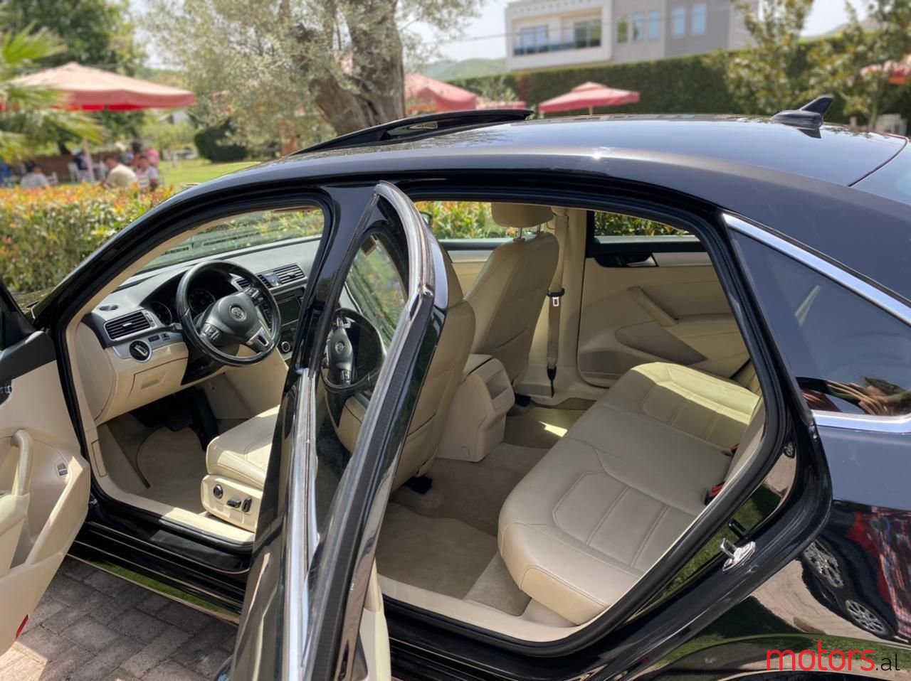 2012' Volkswagen Passat photo #2