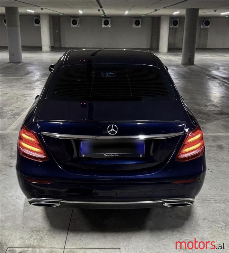 2017' Mercedes-Benz E 220 photo #2