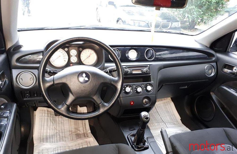 2003' Mitsubishi Outlander photo #3