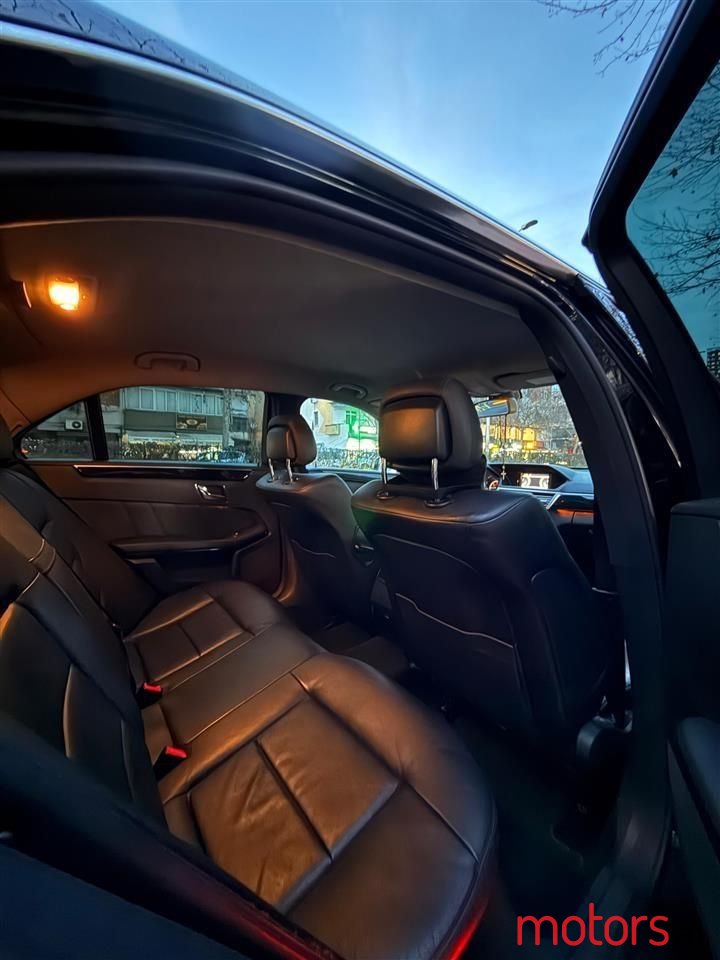 2010' Mercedes-Benz E 220 photo #5