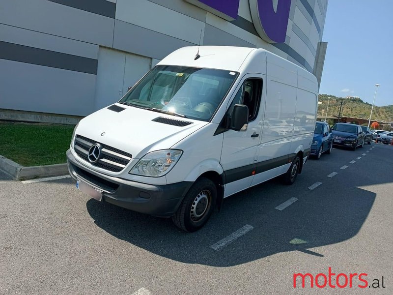 2010' Mercedes-Benz Sprinter photo #2