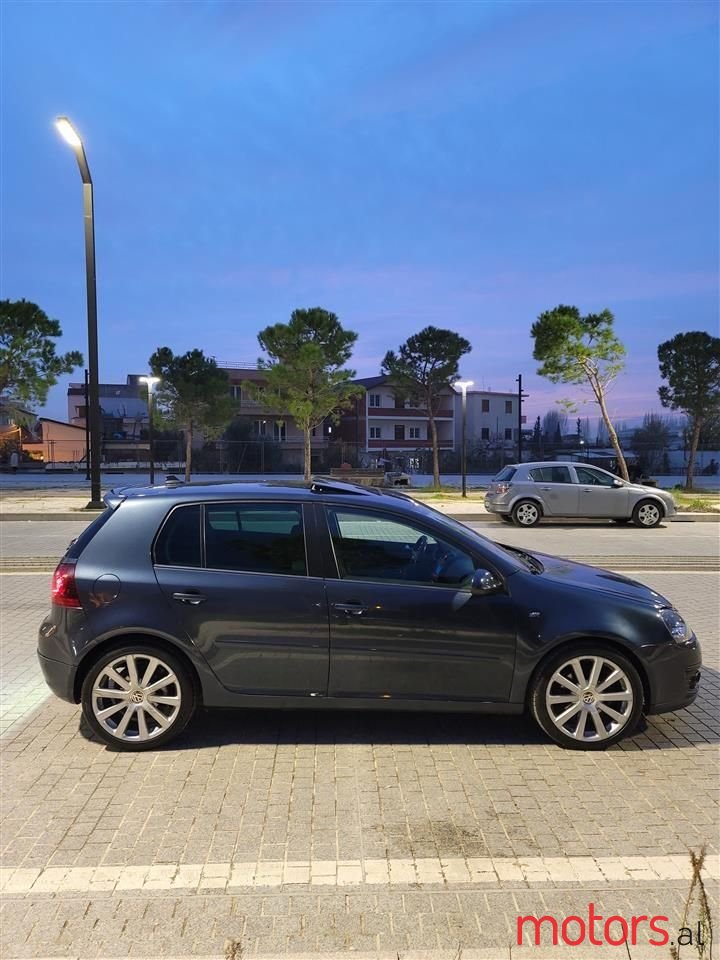 2008' Volkswagen Golf photo #4