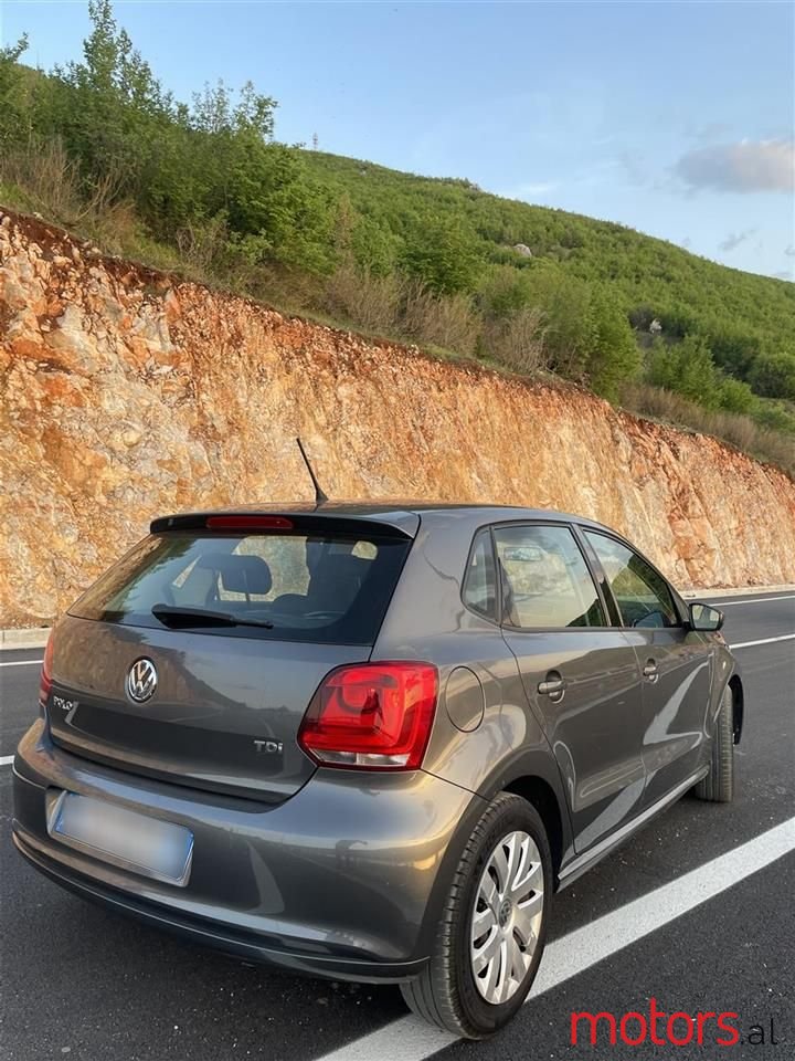 2010' Volkswagen Polo photo #2