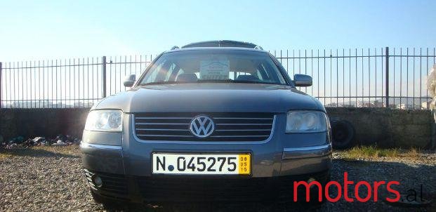2003' Volkswagen Passat photo #1