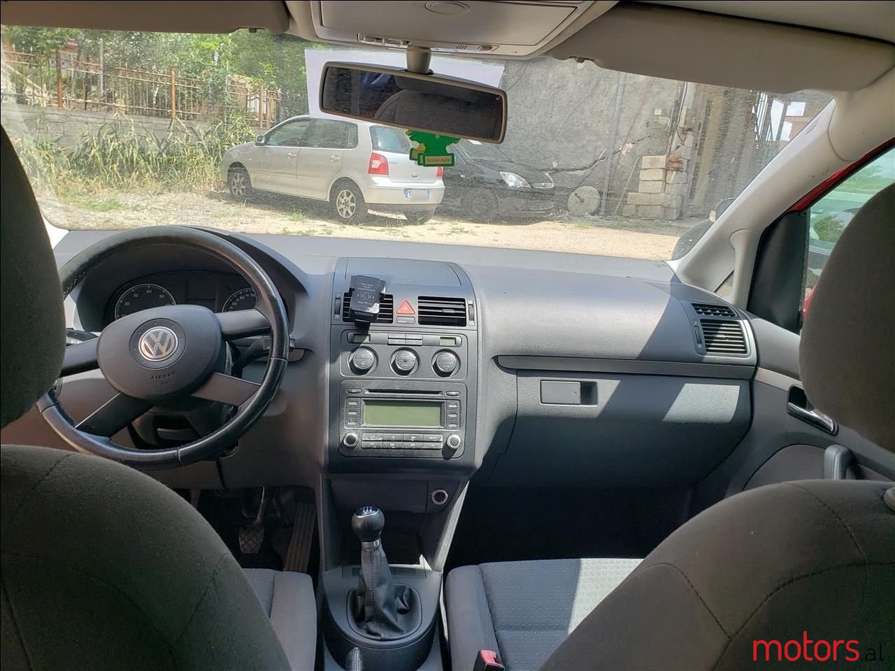 2007' Volkswagen Touran photo #3