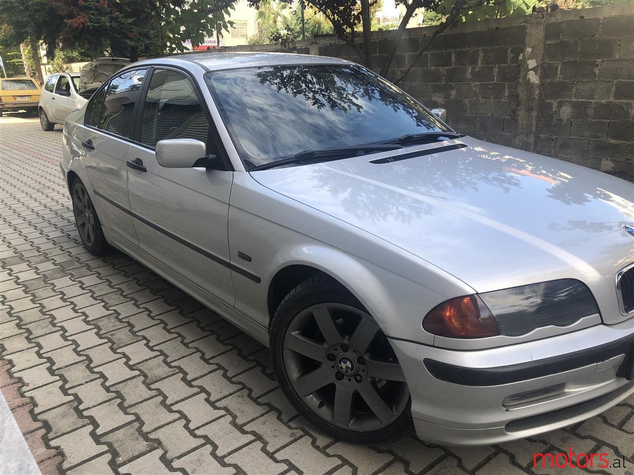 2000' BMW 320 photo #2