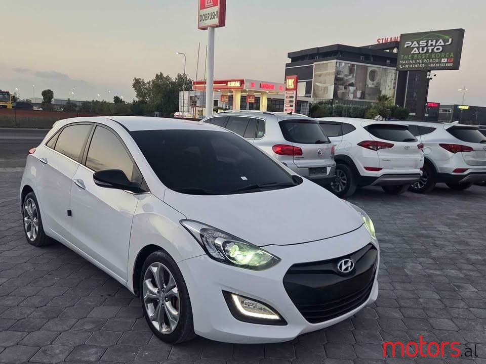 2013' Hyundai i30 photo #1