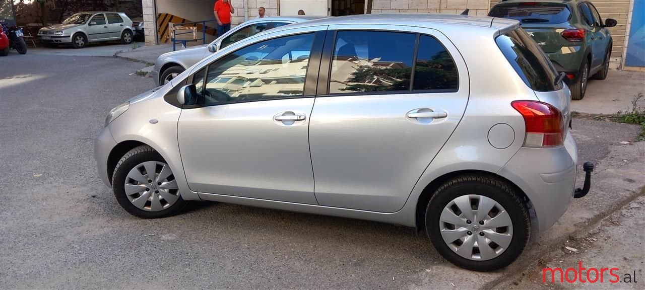 2009' Toyota Yaris photo #6