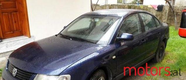 2000' Volkswagen Passat photo #1