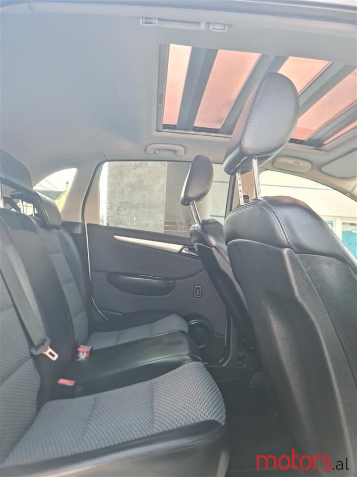 2009' Mercedes-Benz B 180 photo #3