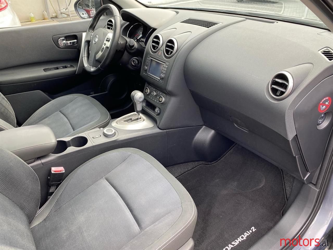 2011' Nissan Qashqai photo #2