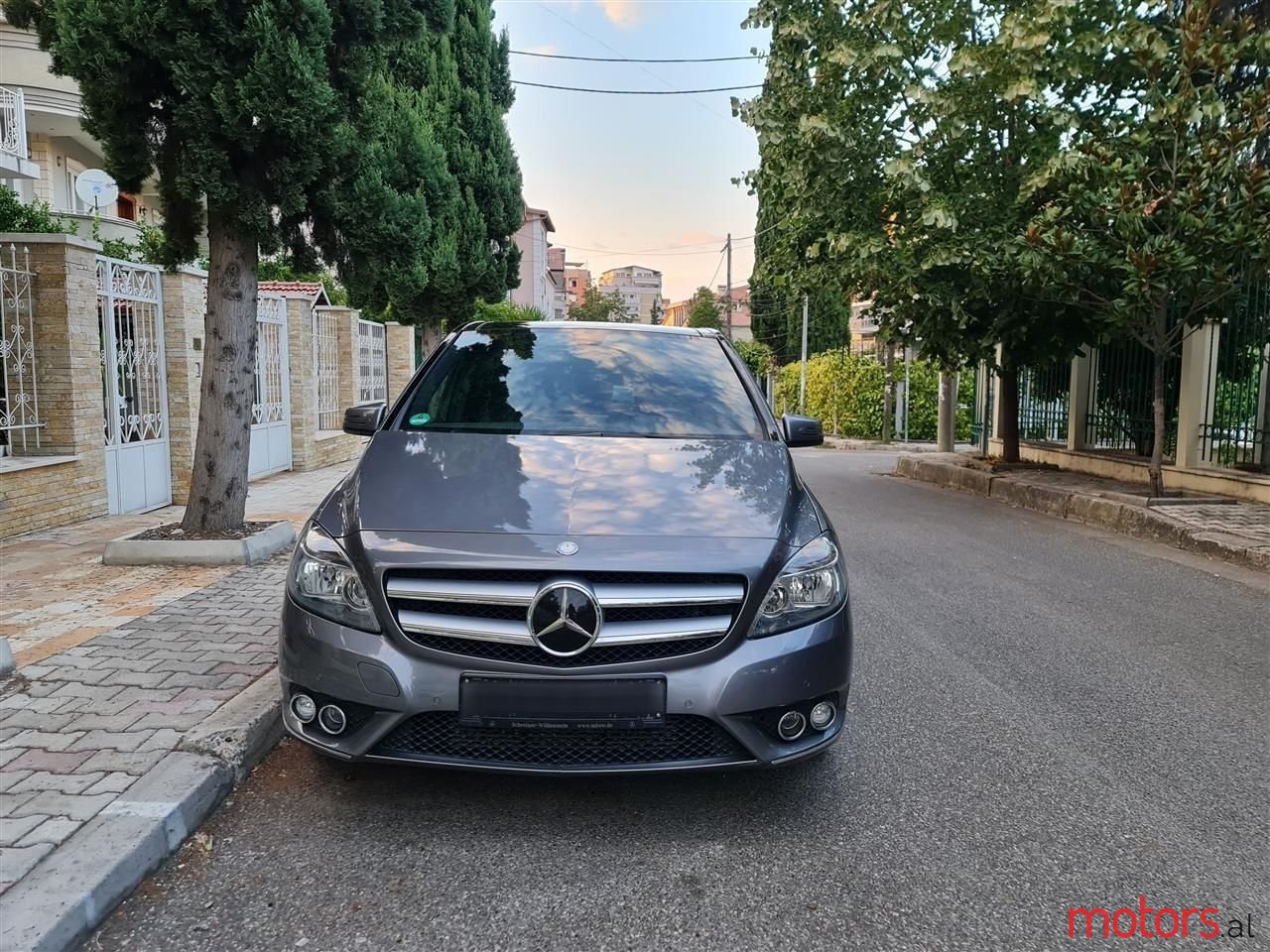 2012' Mercedes-Benz B 200 photo #2