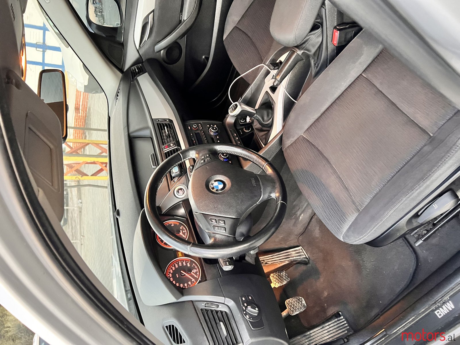 2011' BMW X1 photo #7