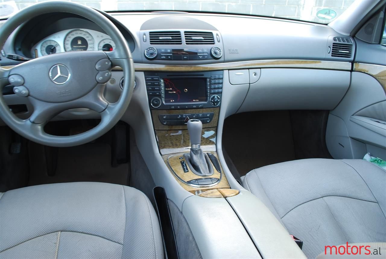 2008' Mercedes-Benz E 320 photo #5