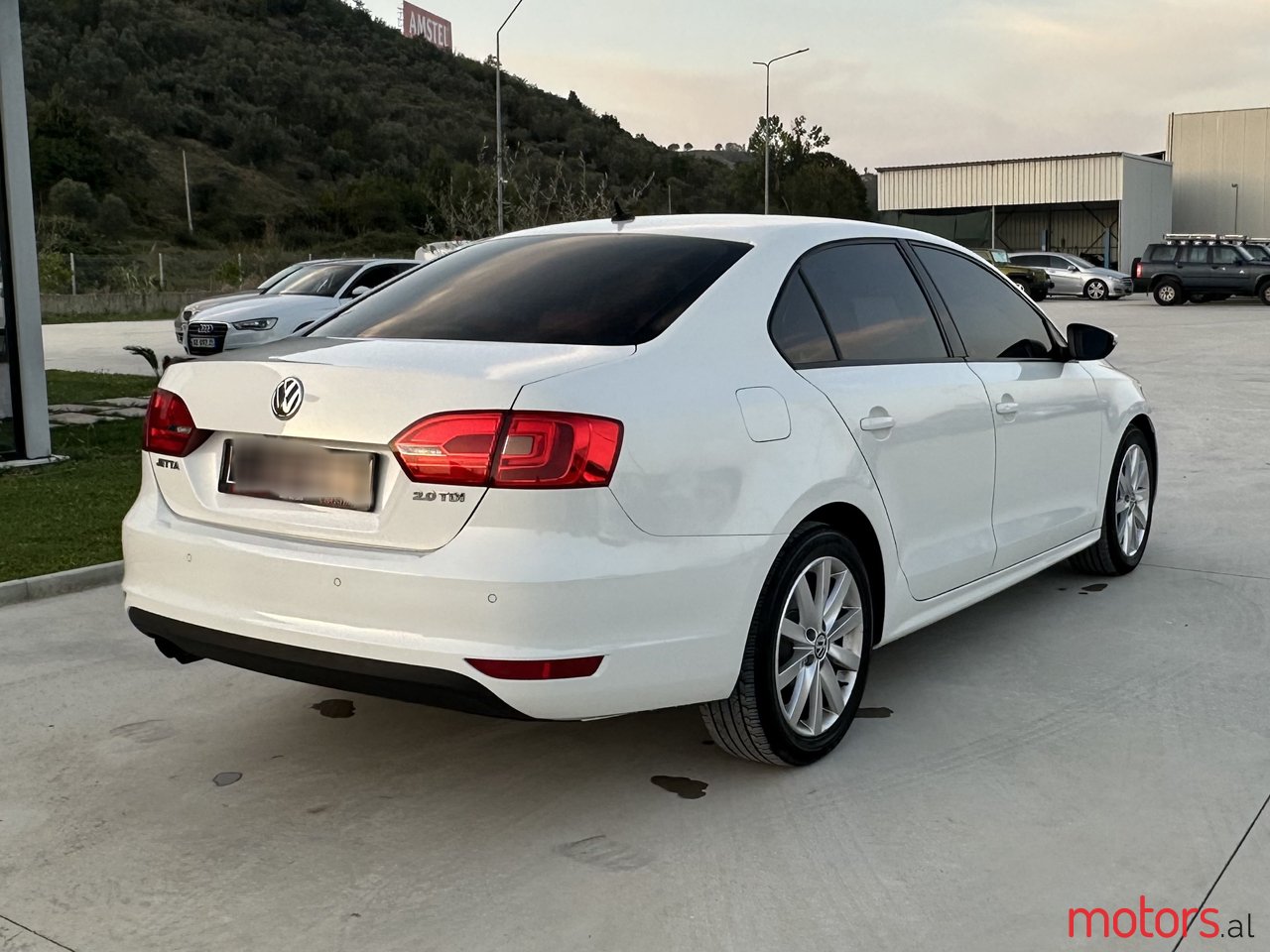 2011' Volkswagen Jetta photo #3