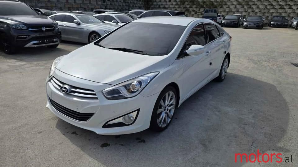 2013' Hyundai i40 photo #1