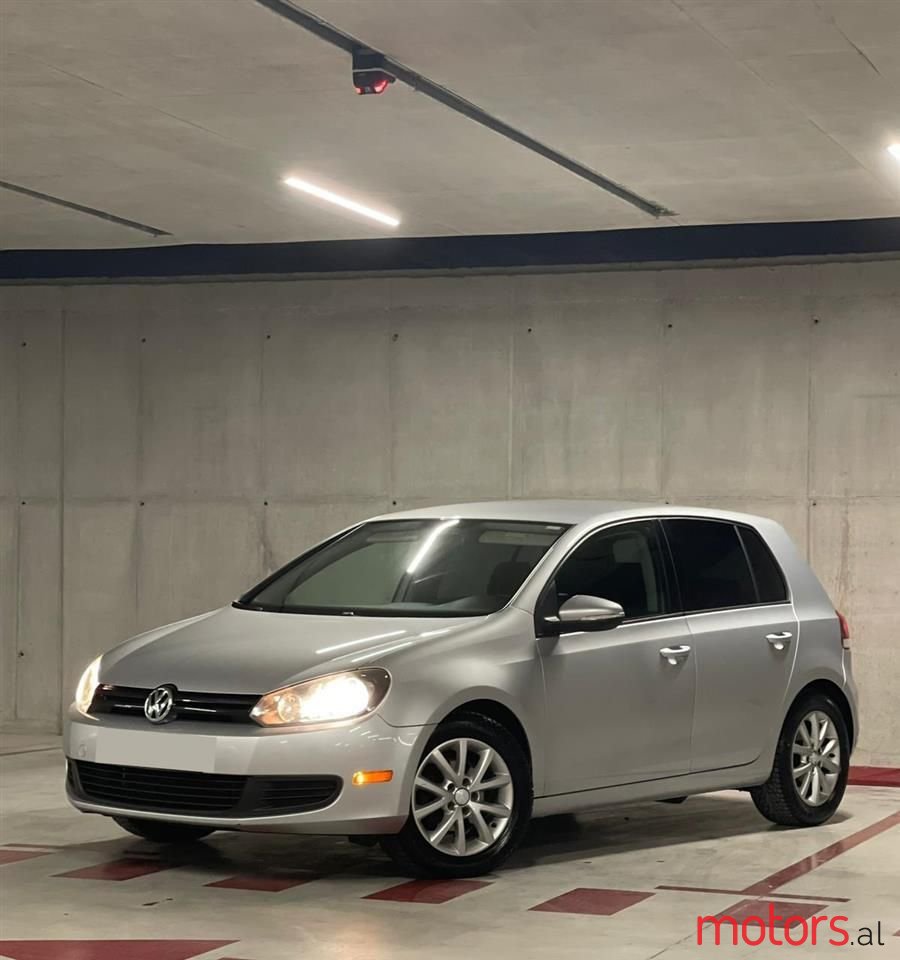 2010' Volkswagen Golf photo #3