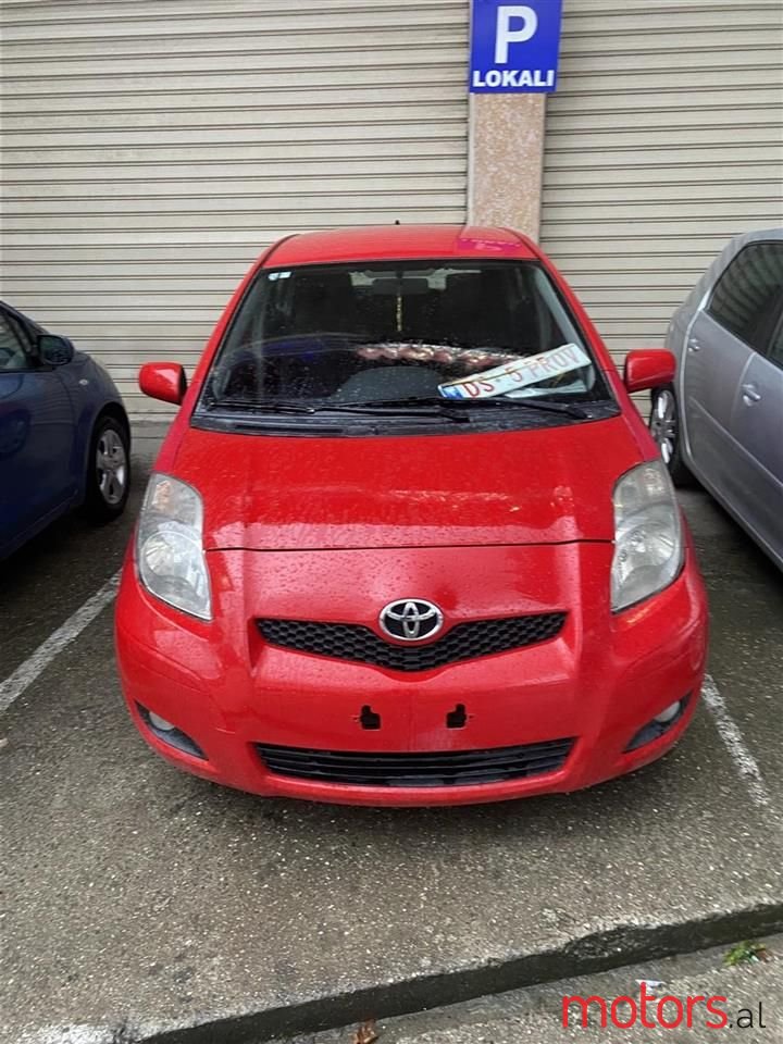 2010' Toyota Yaris photo #1