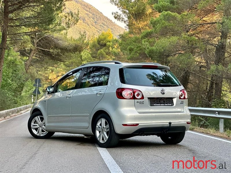 2012' Volkswagen Golf Plus photo #5