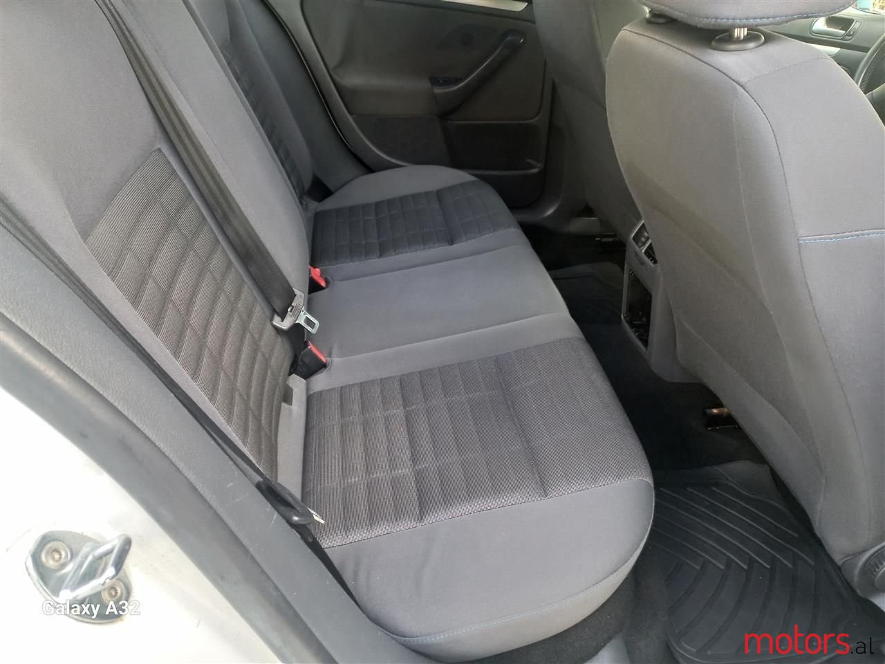 2007' Volkswagen Golf photo #2