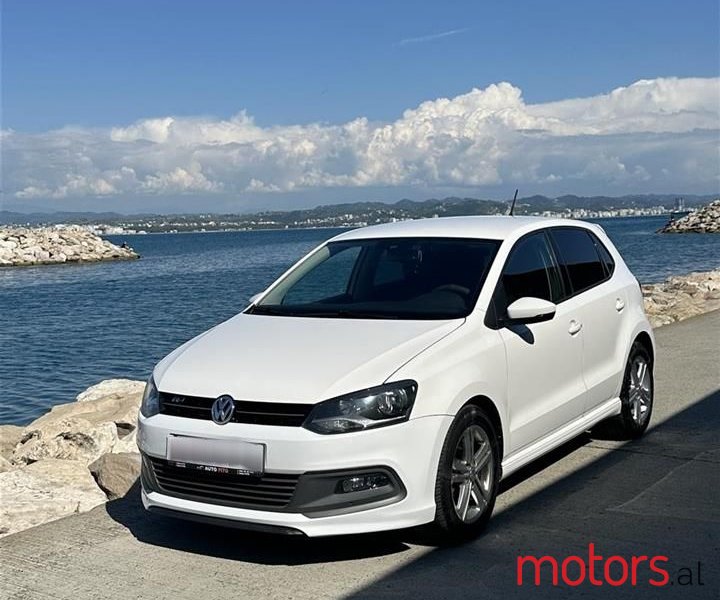 2013' Volkswagen Polo photo #1