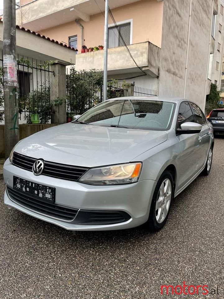 2011' Volkswagen Jetta photo #3