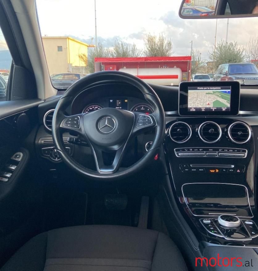 2015' Mercedes-Benz GLC 220 photo #2