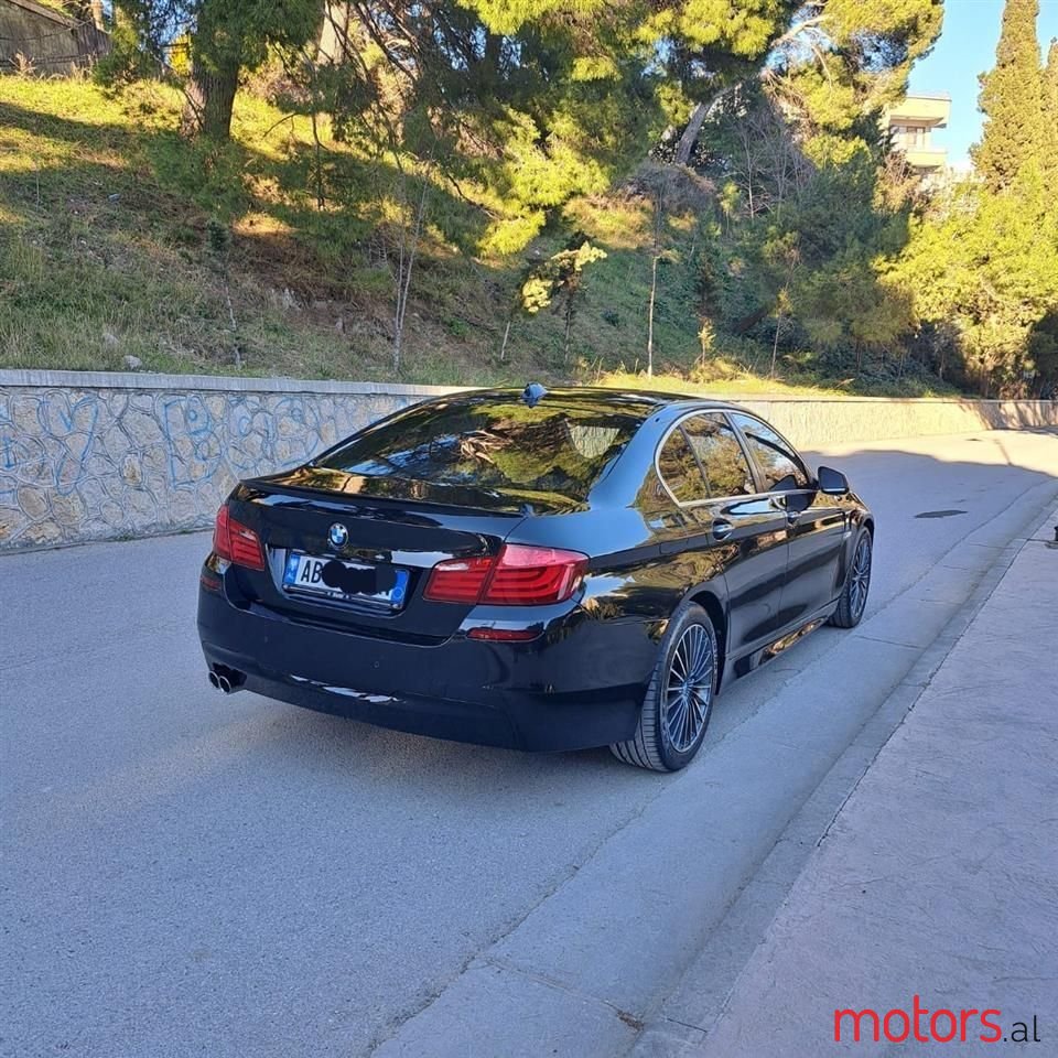 2010' BMW 530 photo #3