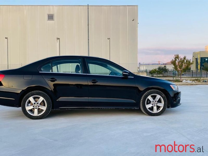 2012' Volkswagen Jetta photo #6