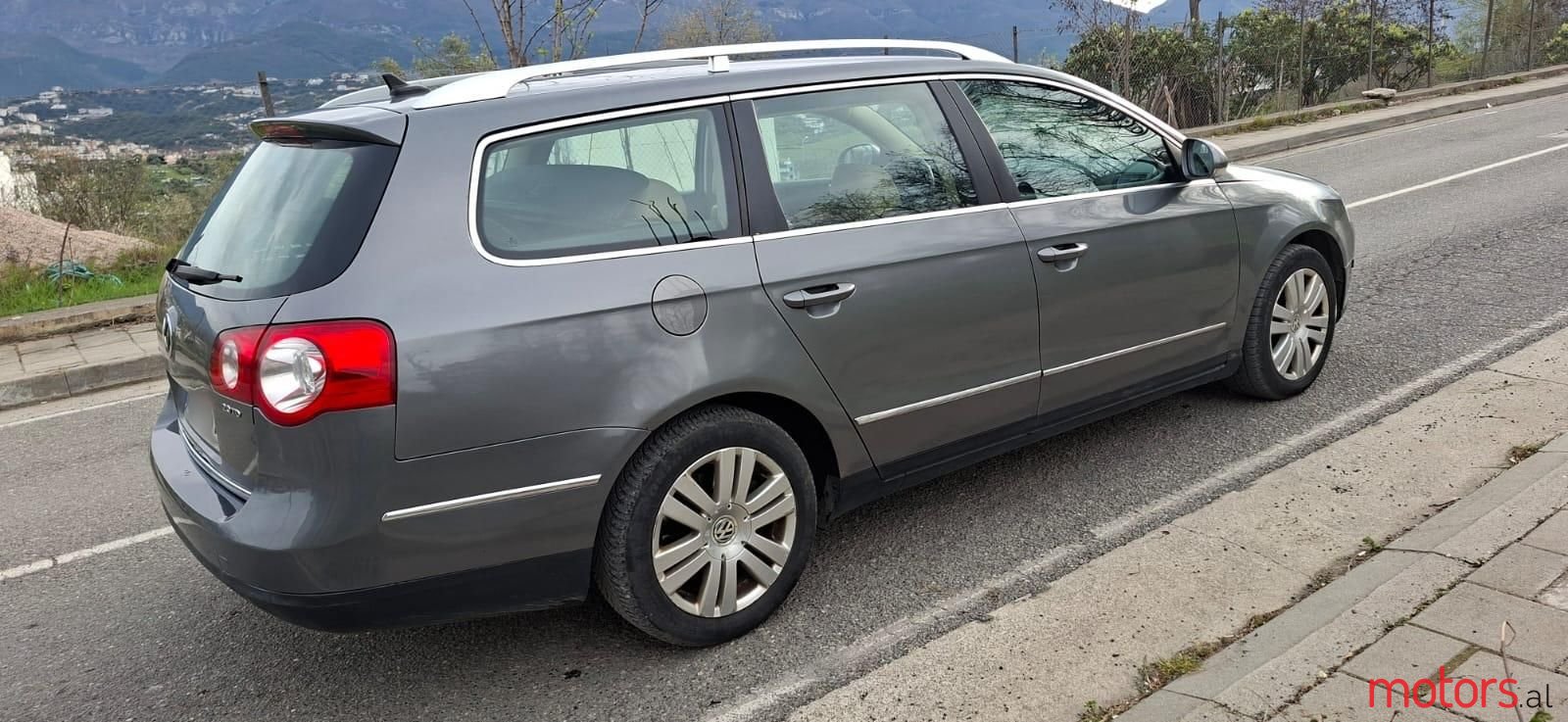 2007' Volkswagen Passat photo #3