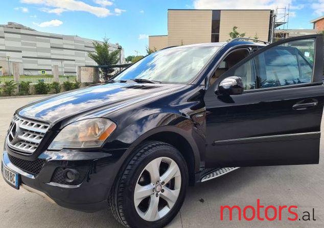 2009' Mercedes-Benz ML-Class photo #1