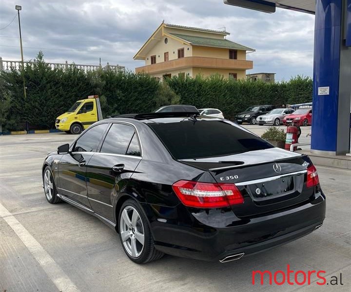 2011' Mercedes-Benz E 350 photo #4