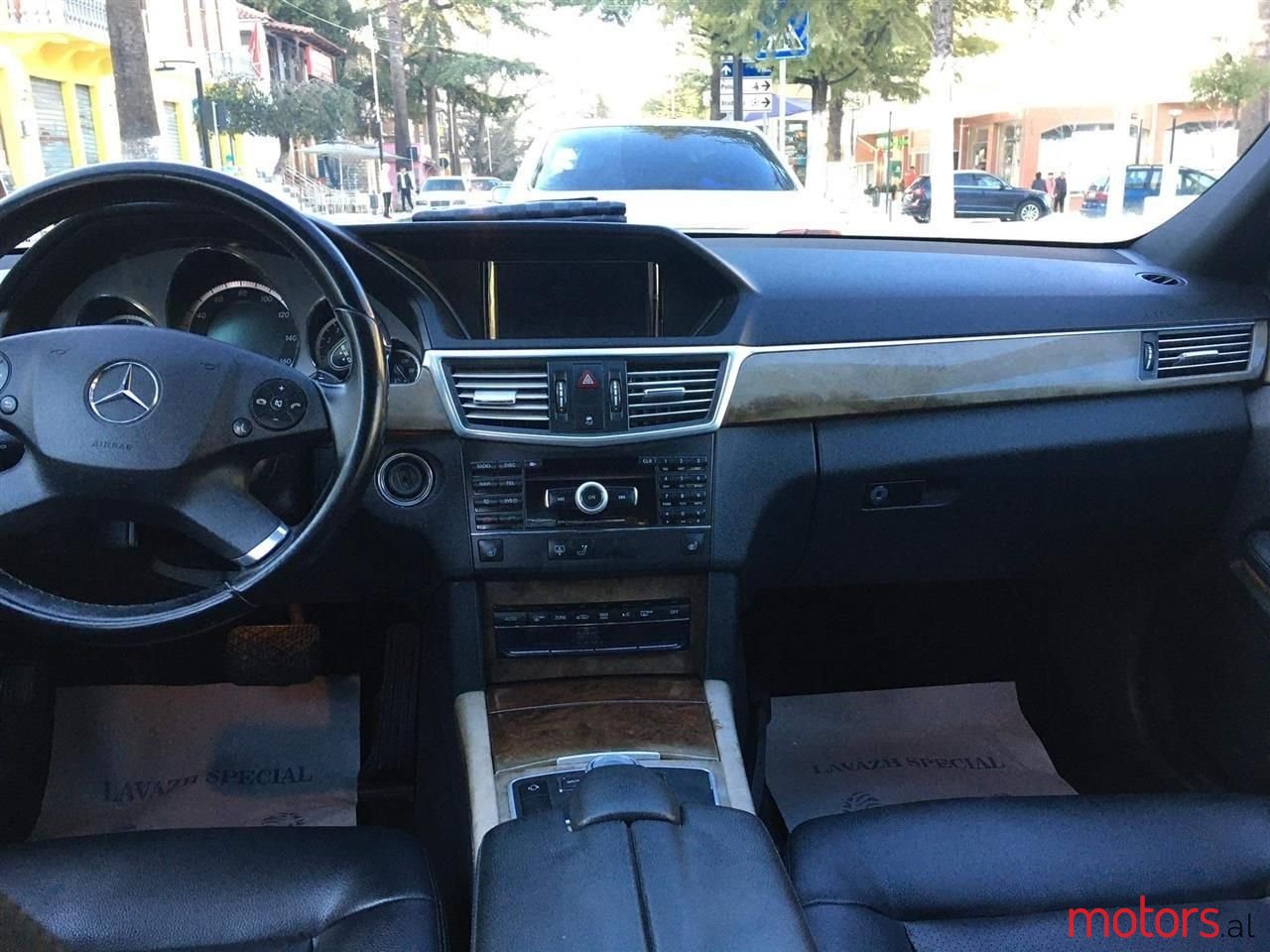 2010' Mercedes-Benz E 350 photo #3