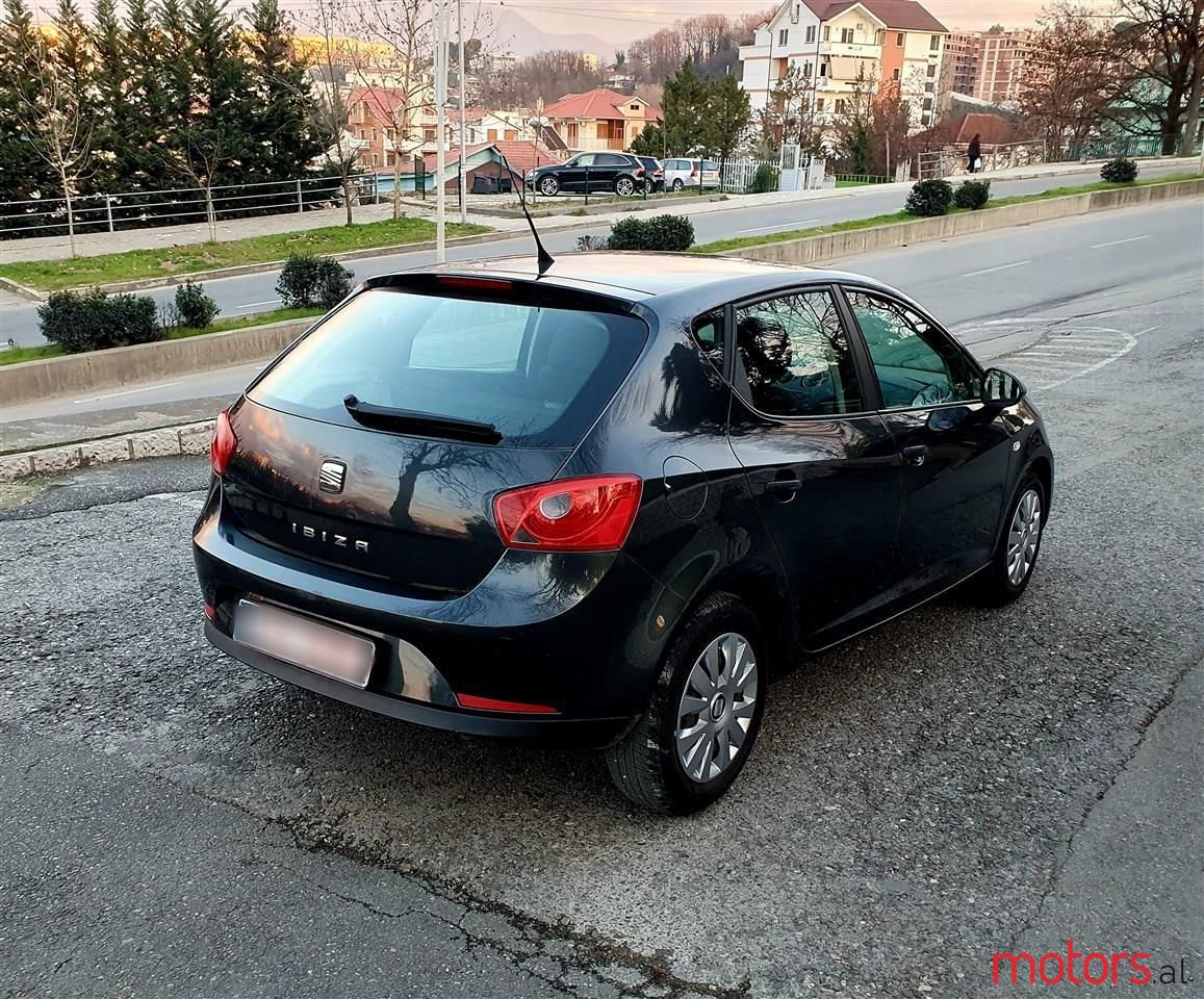 2012' SEAT Ibiza photo #3