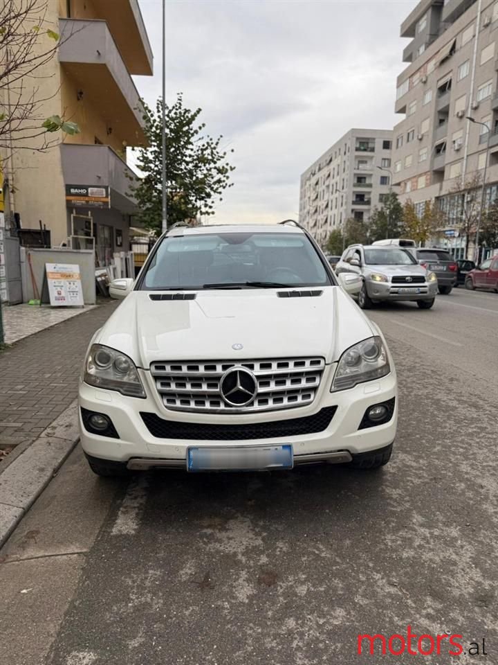 2010' Mercedes-Benz ML 320 photo #1