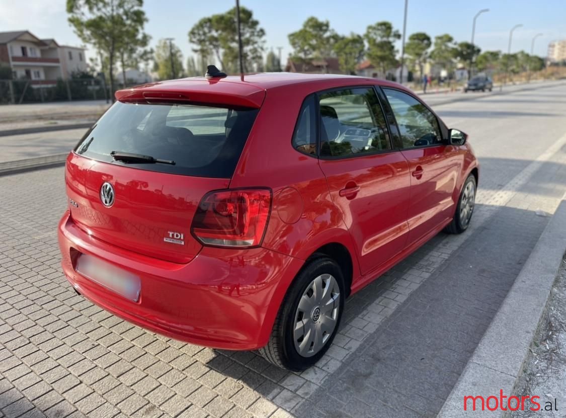 2010' Volkswagen Polo photo #6