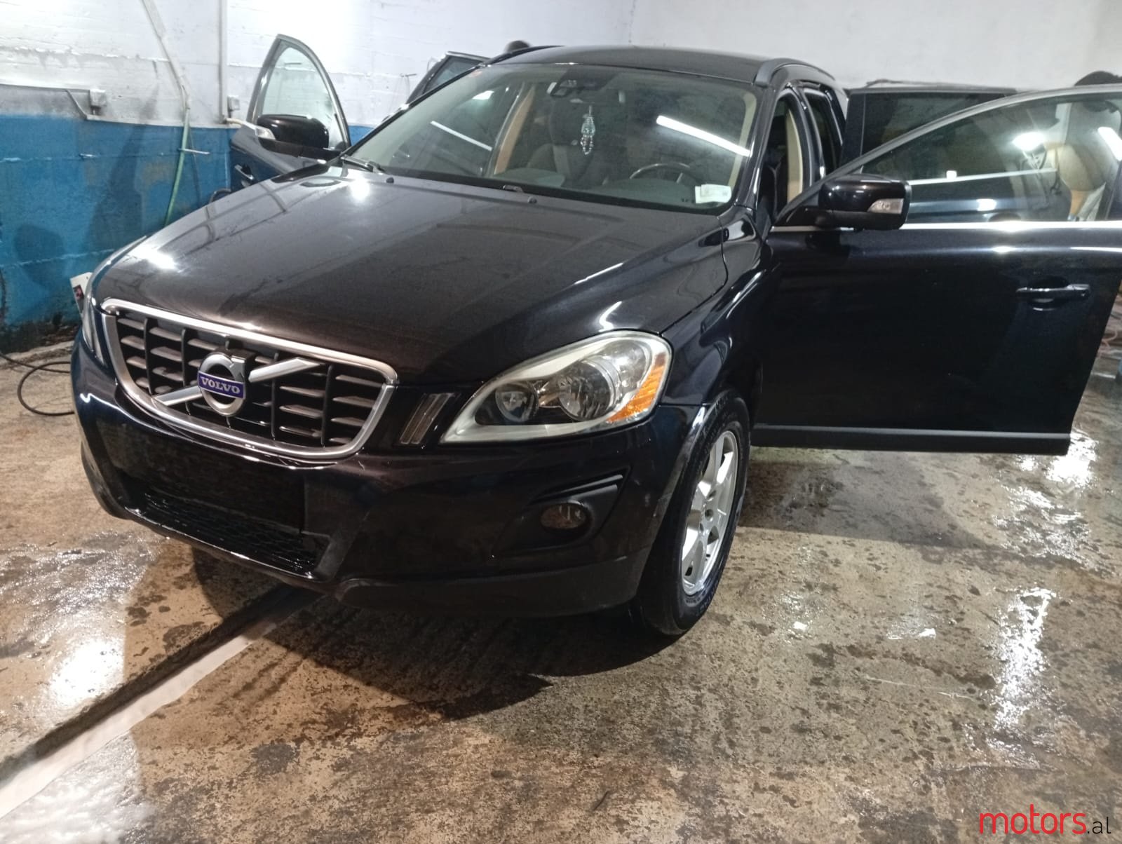 2009' Volvo XC60 photo #2