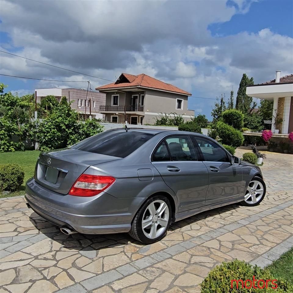 2011' Mercedes-Benz C 300 photo #4