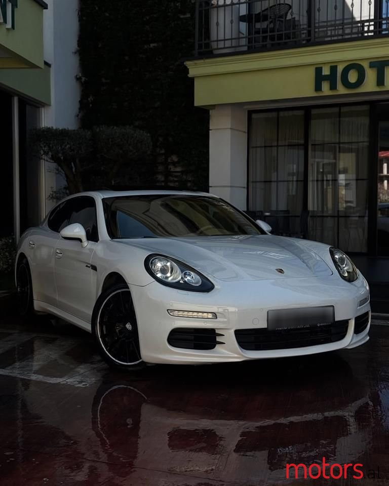 2014' Porsche Panamera photo #1