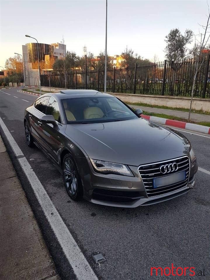 2011' Audi A7 photo #2
