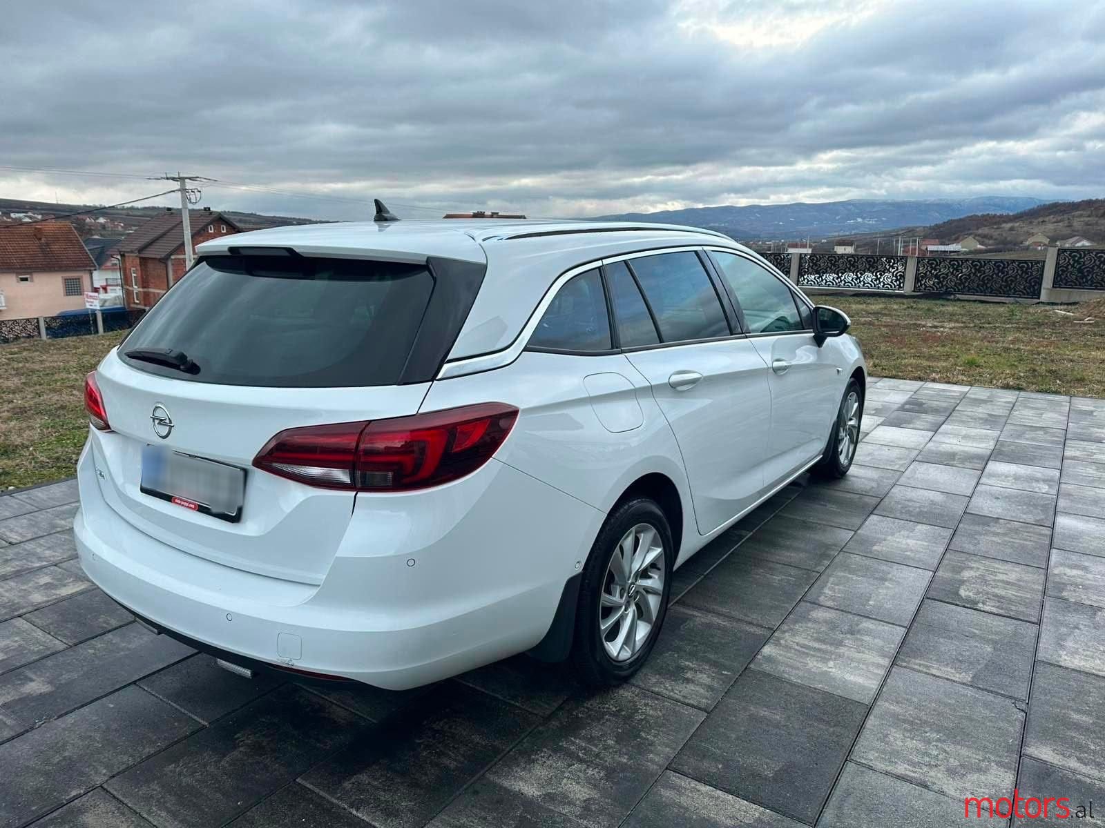2020' Opel Astra photo #4