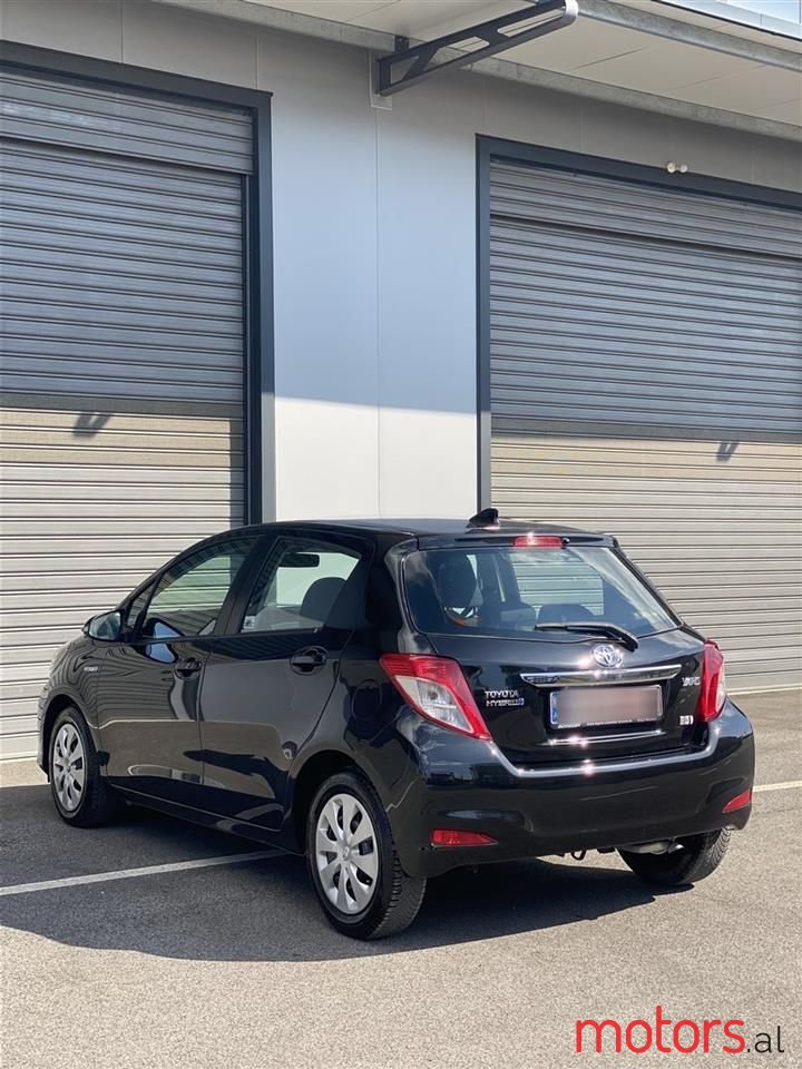 2013' Toyota Yaris photo #6