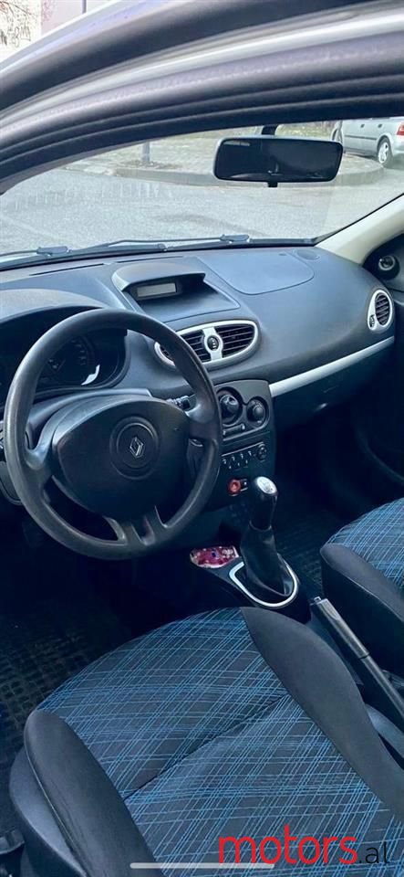 2008' Renault Clio photo #3