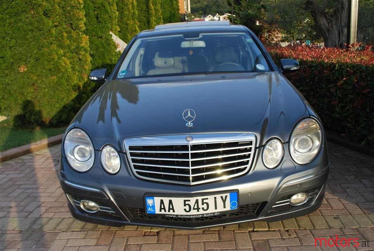 2008' Mercedes-Benz E 320 photo #3