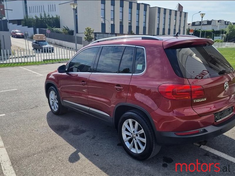 2014' Volkswagen Tiguan photo #4