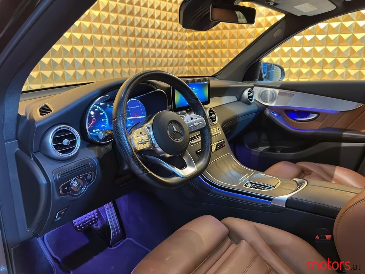 2020' Mercedes-Benz GLC 220 photo #5