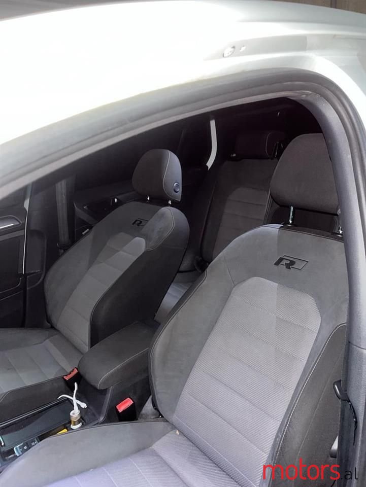 2016' Volkswagen Golf photo #4