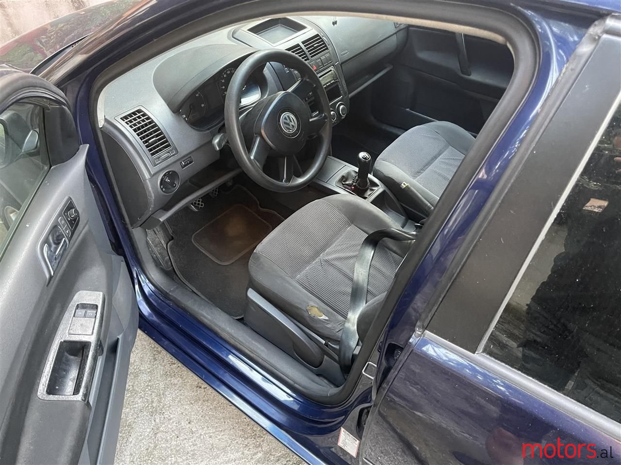 2004' Volkswagen Polo photo #4