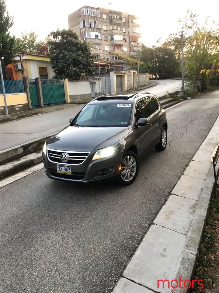 2009' Volkswagen Tiguan photo #3