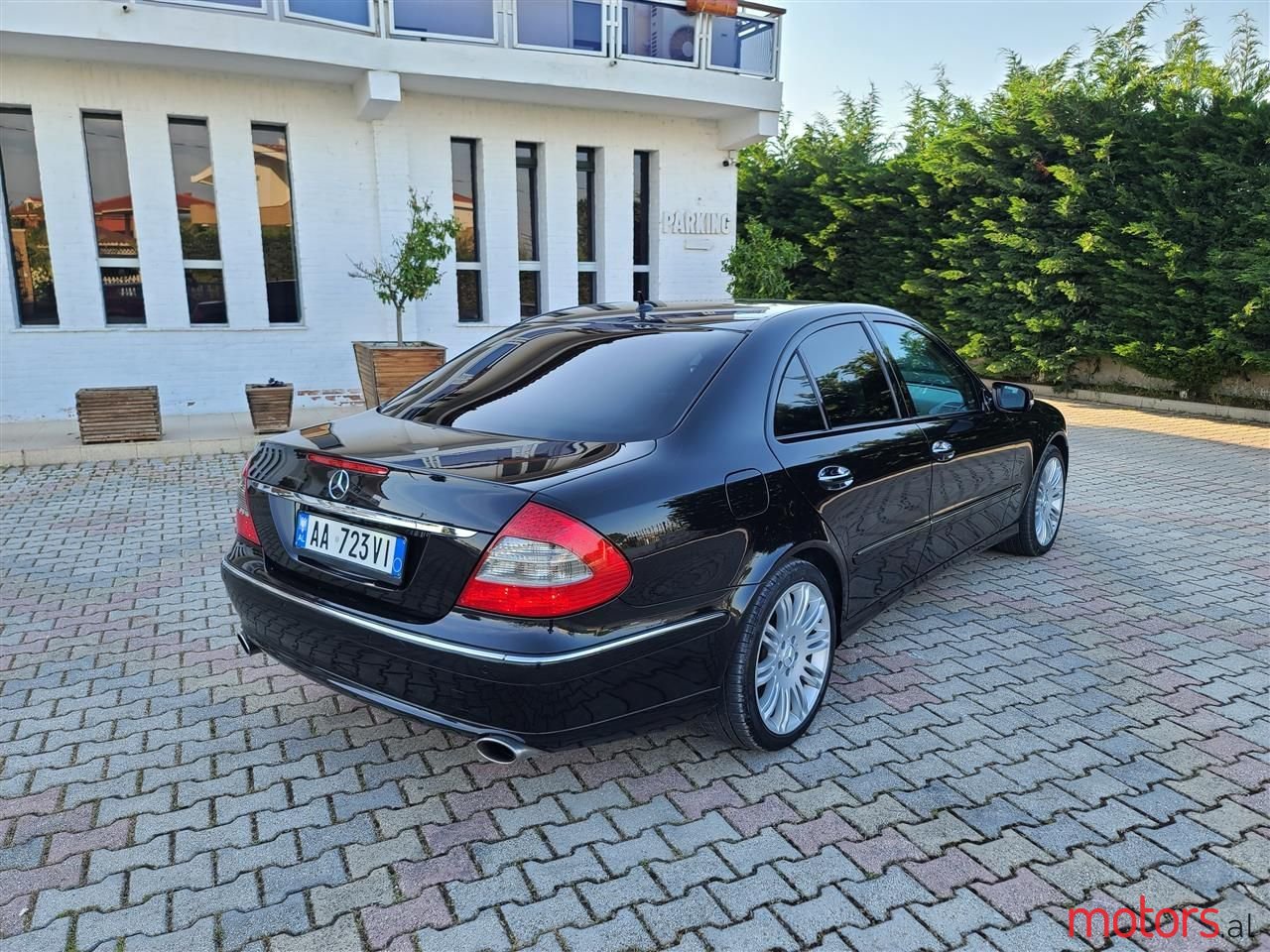 2008' Mercedes-Benz E 500 photo #3